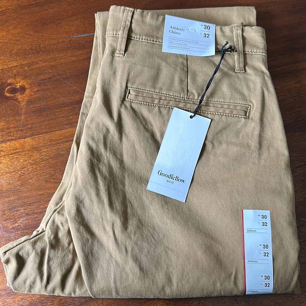 NWT - Men’s Athletic Chino